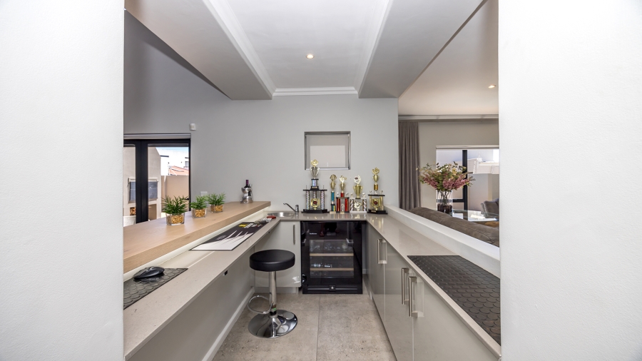 4 Bedroom Property for Sale in Parklands North Western Cape